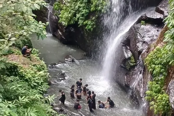 Toya Bulan Waterfall