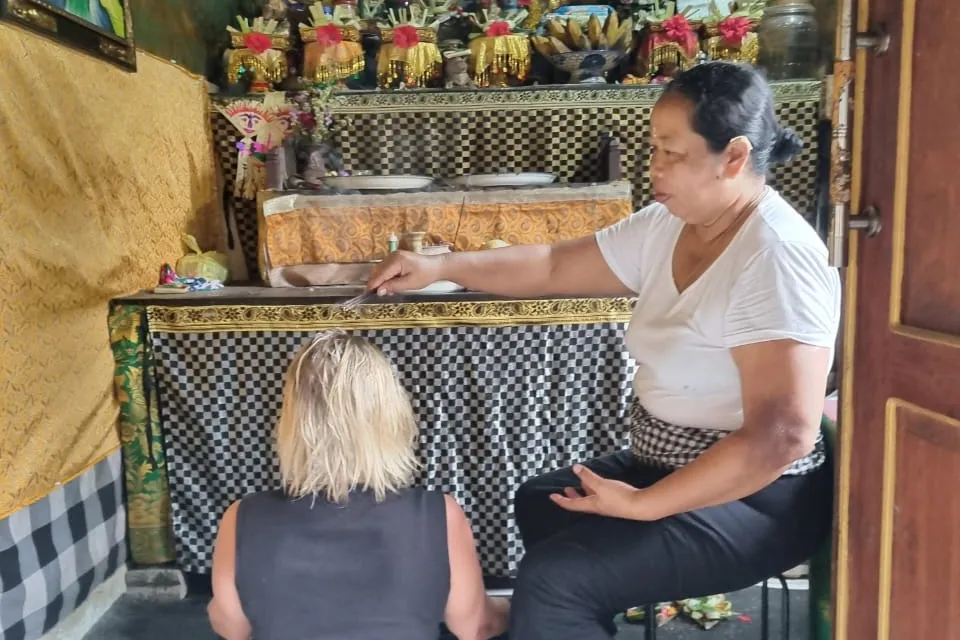 Bali shaman healing